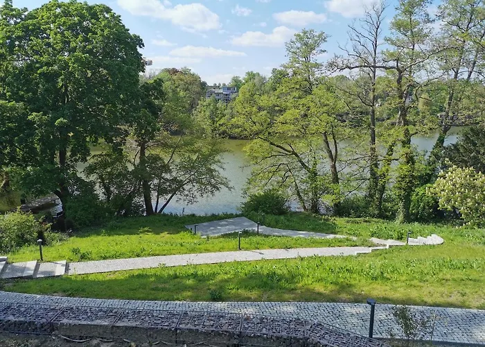 exklusives Studioapartment - in traumhafter Lage direkt am Halensee